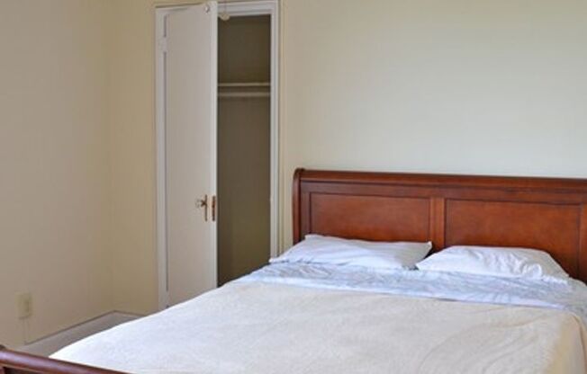 1 bed, 1 bath, 730 sqft, $1,800, Unit 709