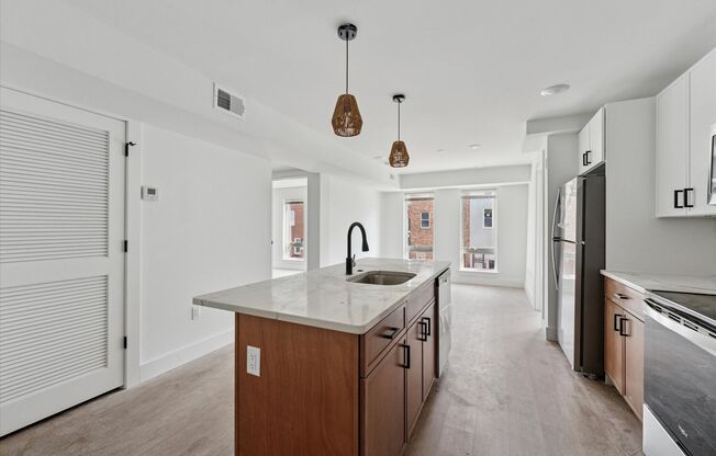 2 beds, 2 baths, 900 sqft, $1,619, Unit 205