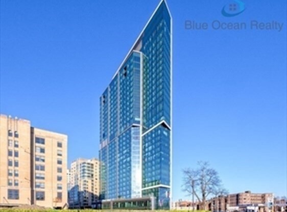 1 bed, 1 bath, 762 sqft, $4,300, Unit 24D