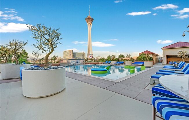 2 beds, 2 baths, $2,600, Unit # 3702