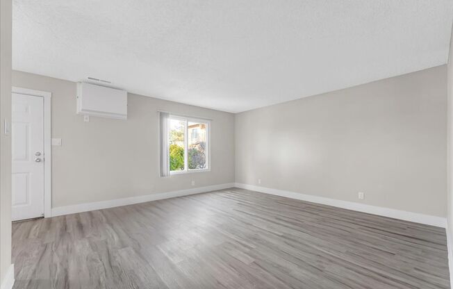 2 beds, 1 bath, 860 sqft, $1,645, Unit 40B