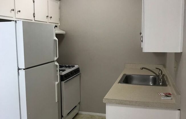 Desirable Midtown Neighborhood Apartment Available Now