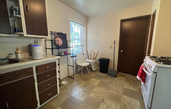 2 beds, 1 bath, $1,295, Unit 2