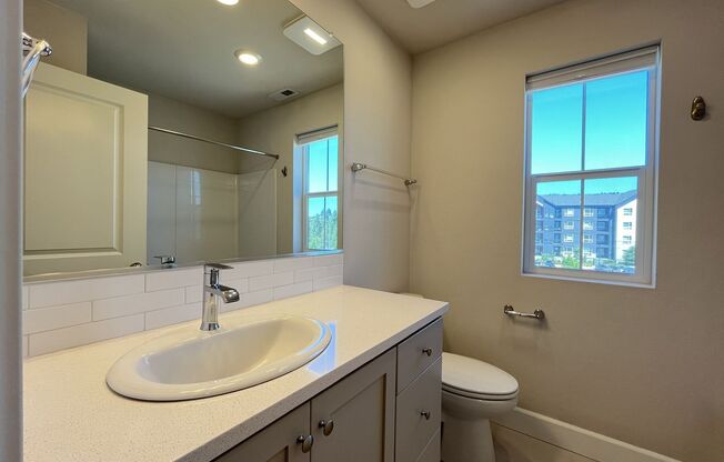 4 beds, 3.5 baths, $2,995