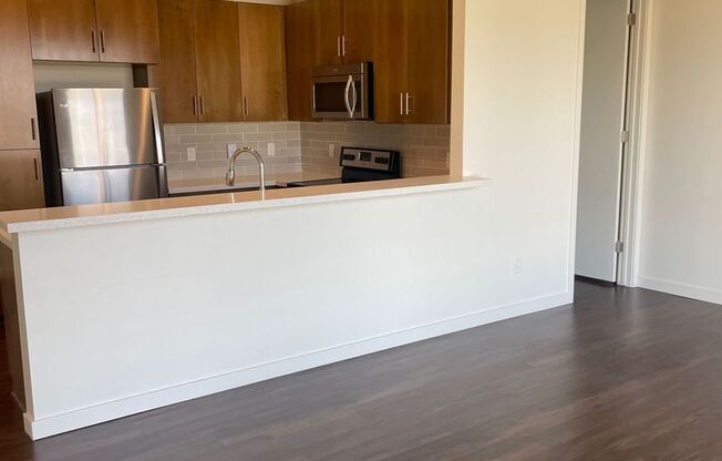 1 bed, 1 bath, 758 sqft, $1,795, Unit P208