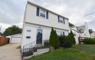 Conveniently located 3 bed 1.5 with Fenced In Yard Available NOW!