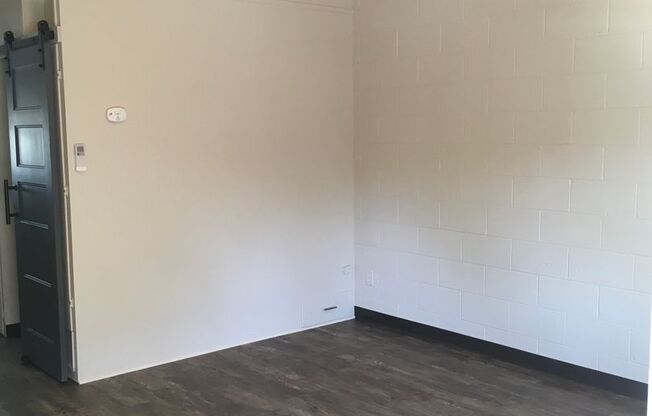 Studio, 1 bath, 380 sqft, $895, Unit 6