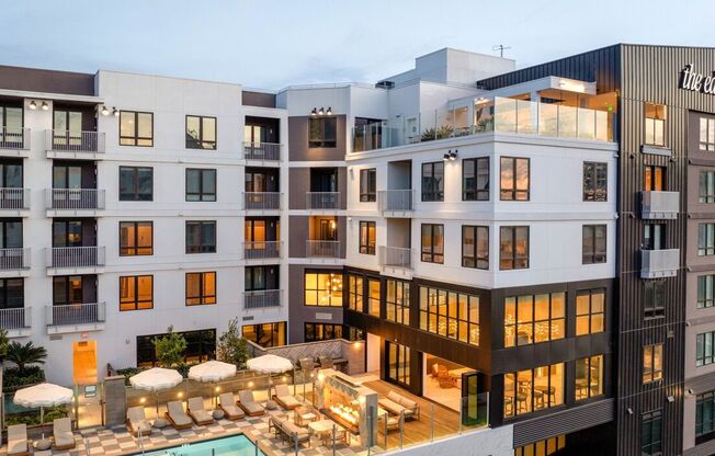 Studio, 1 bath, 396 sqft, $2,404, Unit PH723