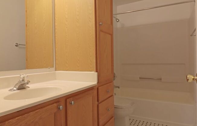 3 beds, 2 baths, 1,150 sqft, $3,800, Unit TA01