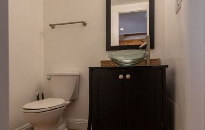 1 bed, 1.5 baths, 802 sqft, $3,295, Unit 05