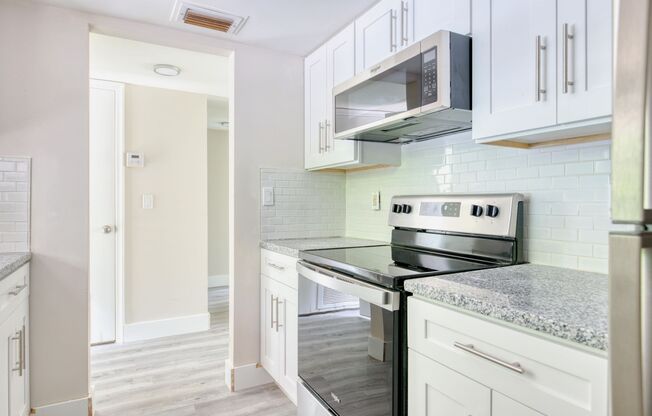 1 bed, 1 bath, 800 sqft, $1,199, Unit 14