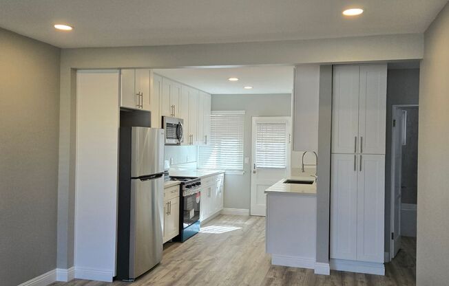 2 beds, 1 bath, 700 sqft, $2,350, Unit 3638