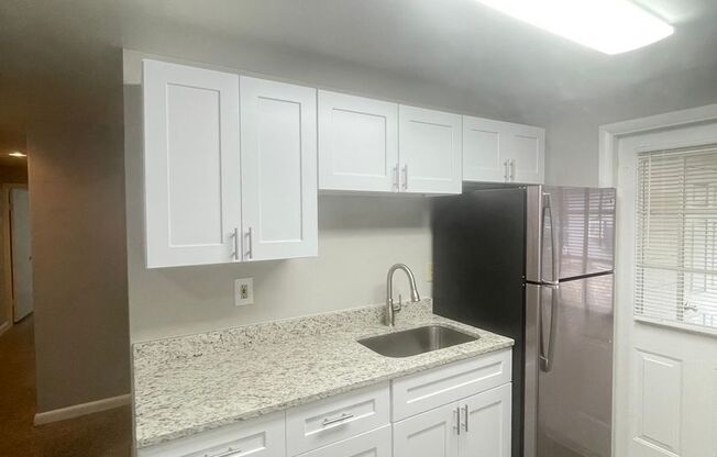 2 beds, 1 bath, $1,595