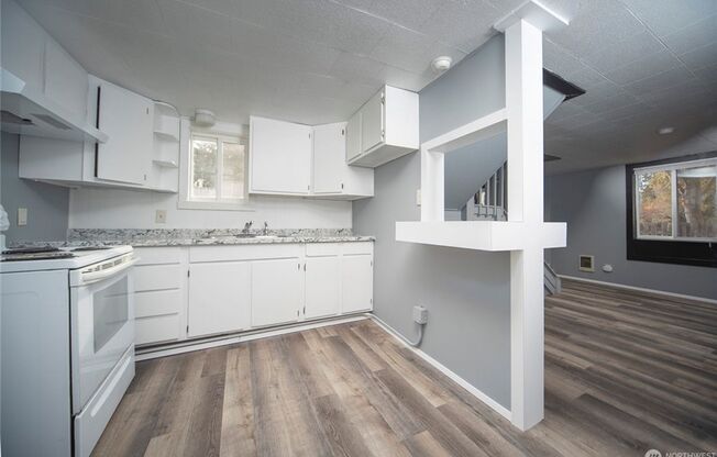 302 S Walnut St