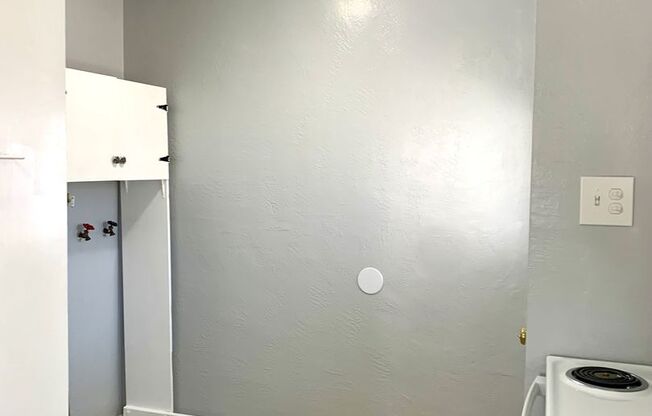1 bed, 1 bath, 745 sqft, $950, Unit 6723 Bell