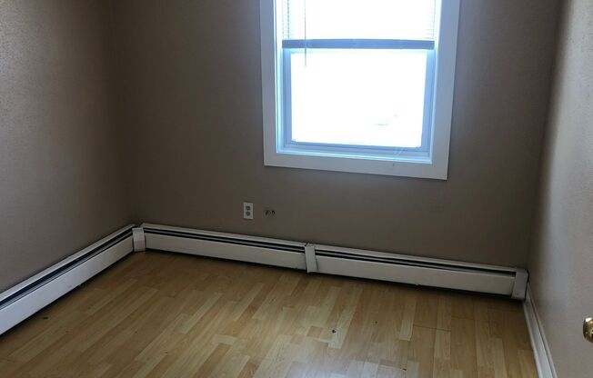 2 beds, 1 bath, $1,375, Unit Unit 5-BLDG 4 Baldwin