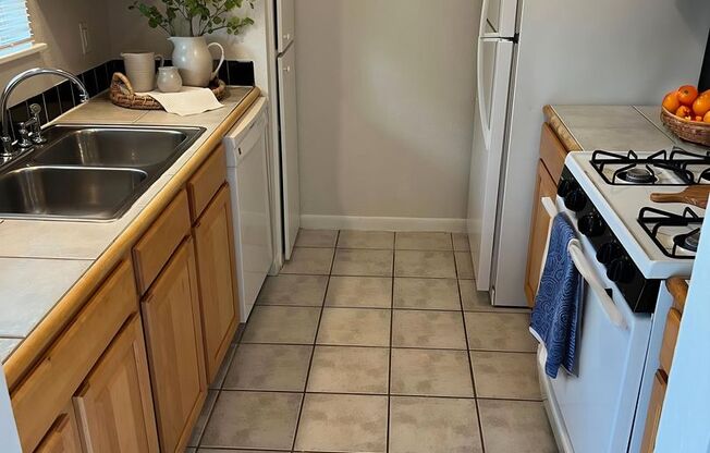 2 beds, 1 bath, 992 sqft, $1,414, Unit ABB-1-120