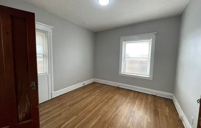 2 beds, 1.5 baths, 884 sqft, $1,225, Unit 032