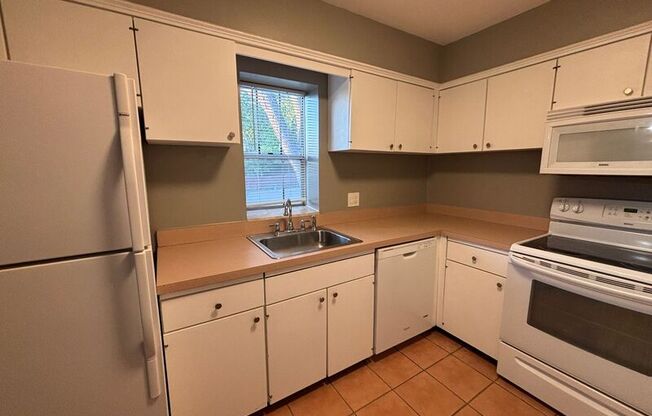 5105 W 75 ST