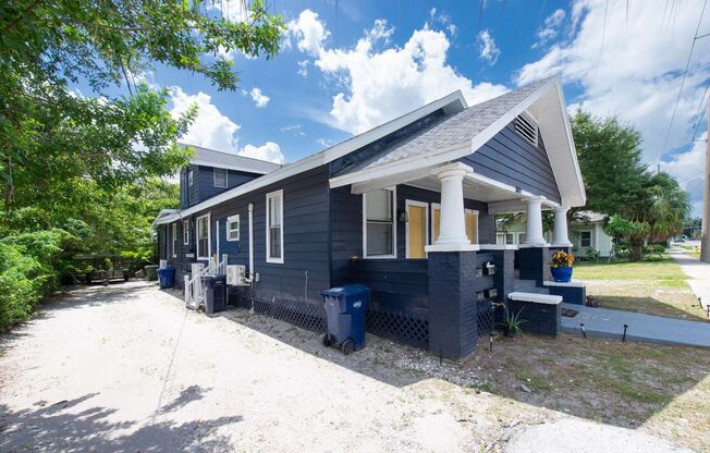 1005 E Lake Ave