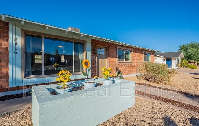 8416 E RANCHO VIS DR