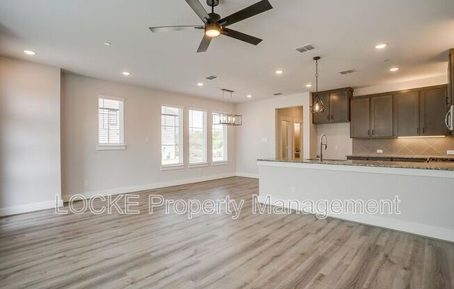 7561 REIS LN