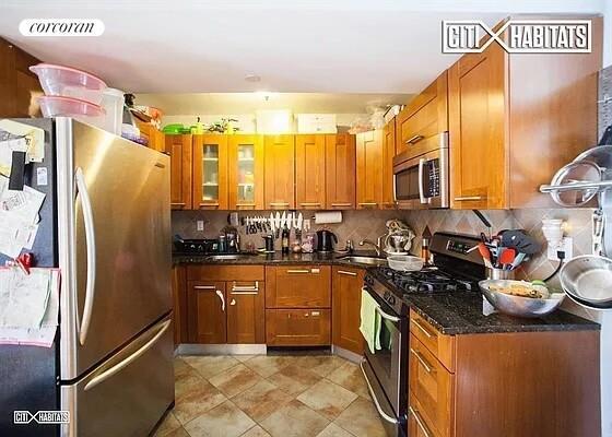 977 E 12 ST