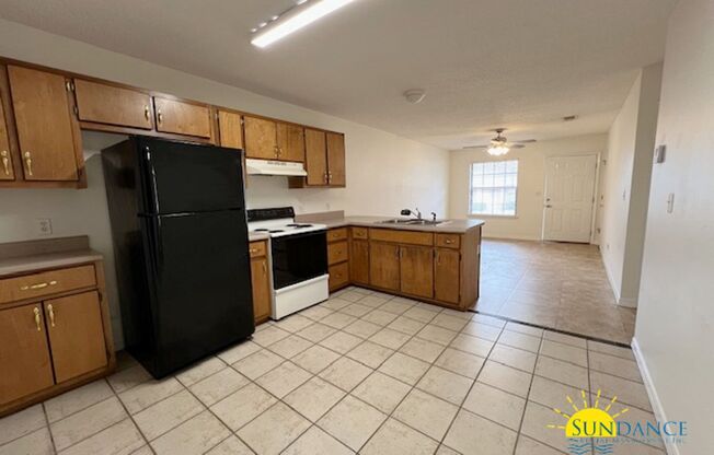 Gated Community, 2 Bedroom unit in Crestview!