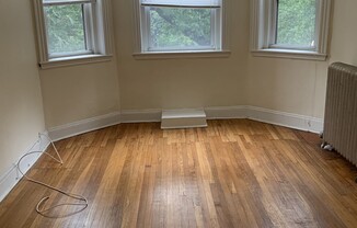352 Riverway