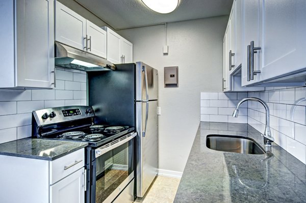 Lock Vista Apartments in Seattle