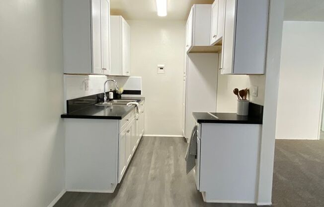 1719 & 1723 Grismer Ave