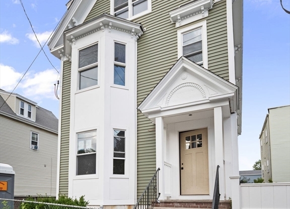 206 BYRON ST