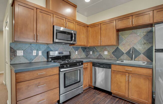 #144 TABOR POINTE APARTMENTS