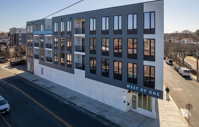 1 bed, 1 bath, 587 sqft, $2,300, Unit 303