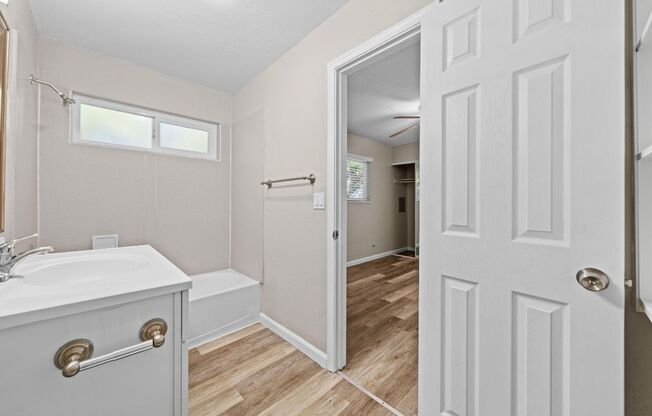 1 bed, 1 bath, 600 sqft, $1,750, Unit 12