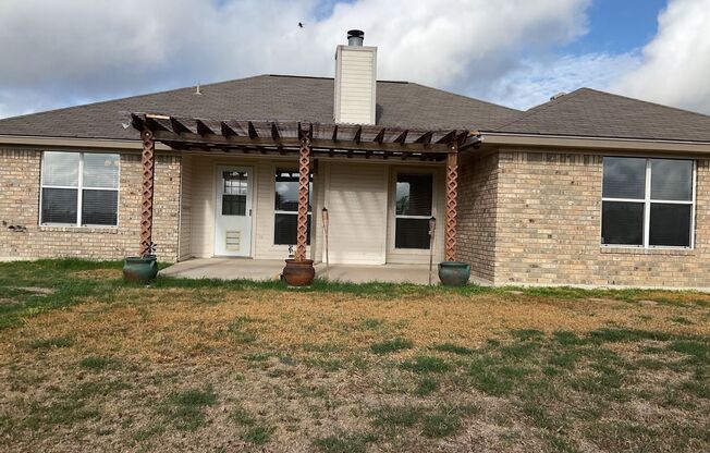 3 beds, 2 baths, $1,550