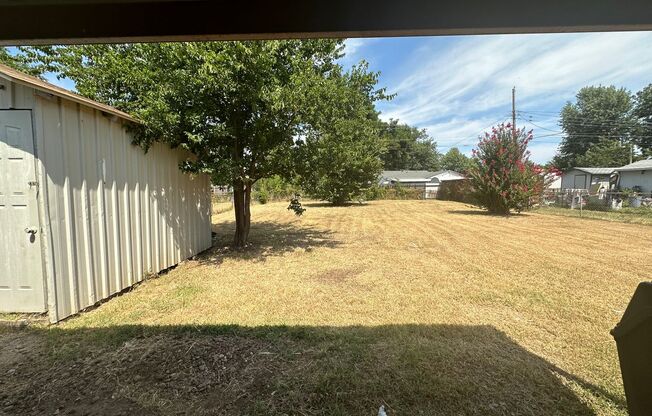 4 Bedroom 1.5 Bathroom - Covered Carport