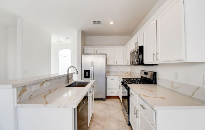 BEAUTIFUL 2 STORY SINGLE FAMILY HOME WITH 3 BEDROOMS AND 2.5 BATHS LOCATED IN SOUTHWEST