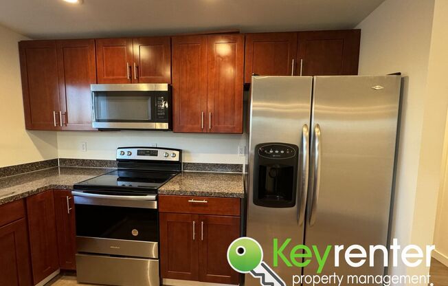 2 beds, 1.5 baths, 1,000 sqft, $2,000, Unit Unit A (Upstairs)