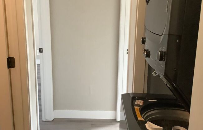 2 beds, 2 baths, 900 sqft, $3,750, Unit 09
