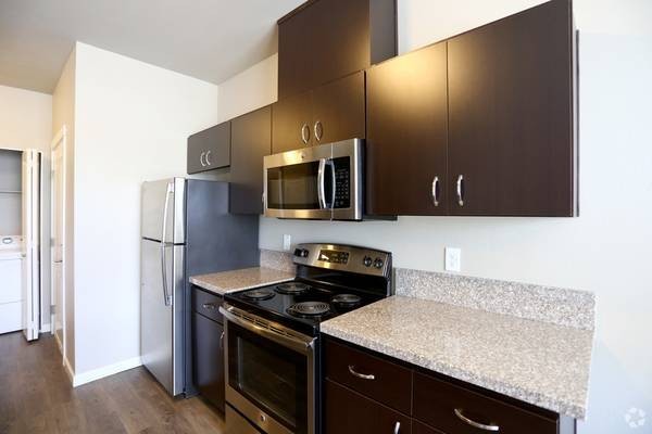 2 beds, 2 baths, 1,029 sqft, $1,695, Unit 116