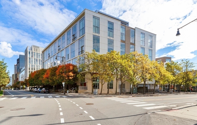 2 beds, 1.5 baths, 1,056 sqft, $4,200, Unit 520
