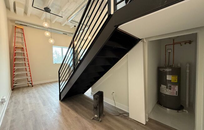 1 bed, 1.5 baths, 689 sqft, $2,400, Unit 207