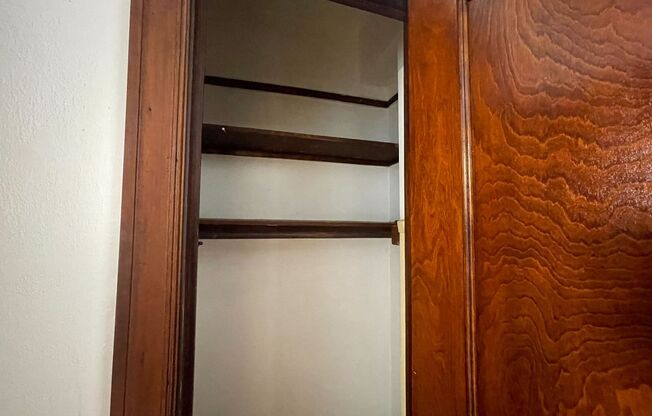 Studio, 1 bath, 400 sqft, $785, Unit 221