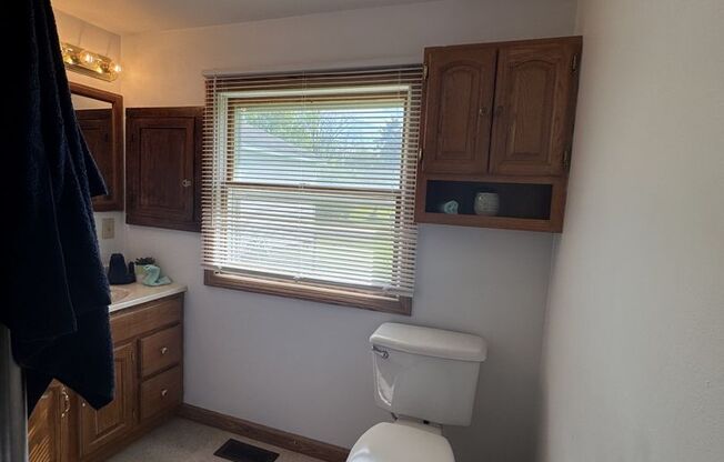 3 beds, 1 bath, 1,016 sqft, $1,495