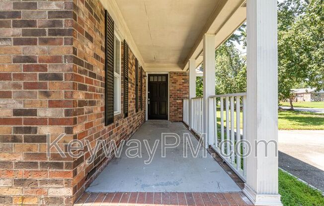 2104 TROTTERS WAY
