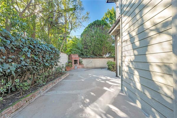 14728 MAGNOLIA BLVD