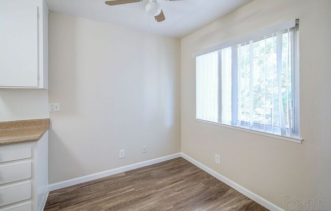 Spacious Floorplans in a GREAT Location!