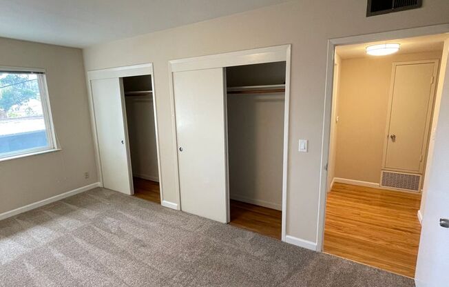 10-14 Poinsettia Ave.