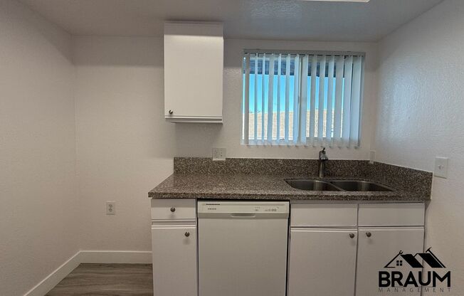 2 beds, 1 bath, 900 sqft, $2,295, Unit 7